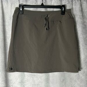 Green Tea Gray Mini Golf Skort with Drawstring Waist and Zippered Pocket -MED